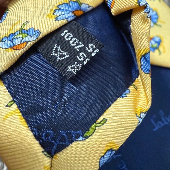 Salvatore Ferragamo Men Salvatore Ferragamo Mens Yellow Blue Daisy Floral Print Silk Classic Neck Tie